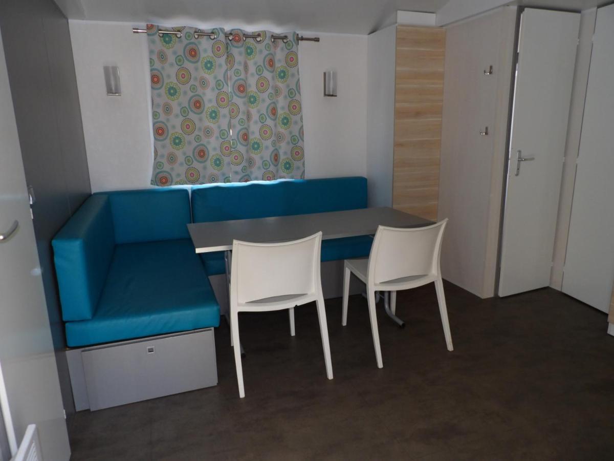 Mobil-Home Terrasse Semi-Couverte Limeuil Dış mekan fotoğraf